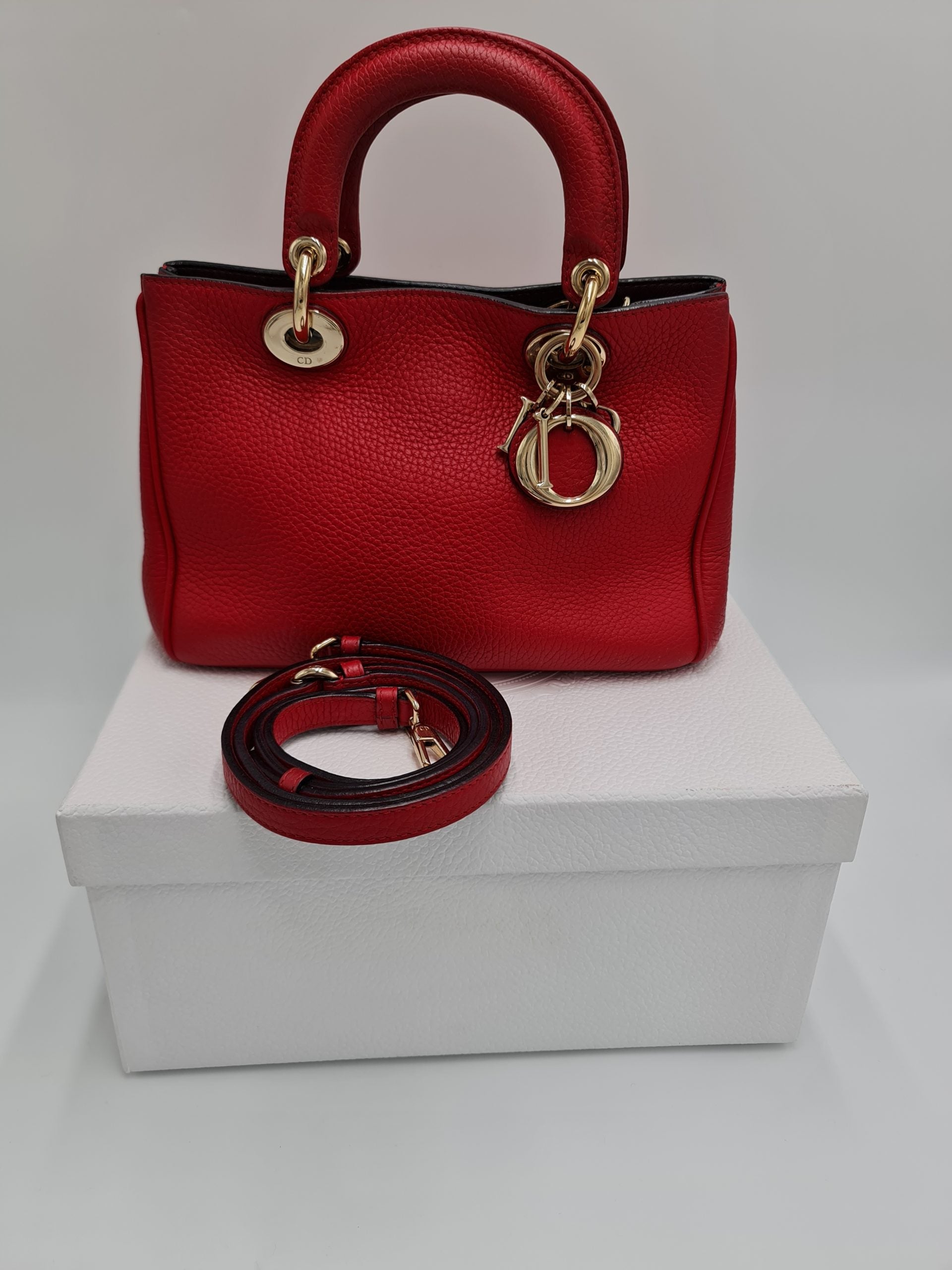 Medium Diorissimo Bag Christian Dior  Designer Exchange  Buy Sell  Exchange